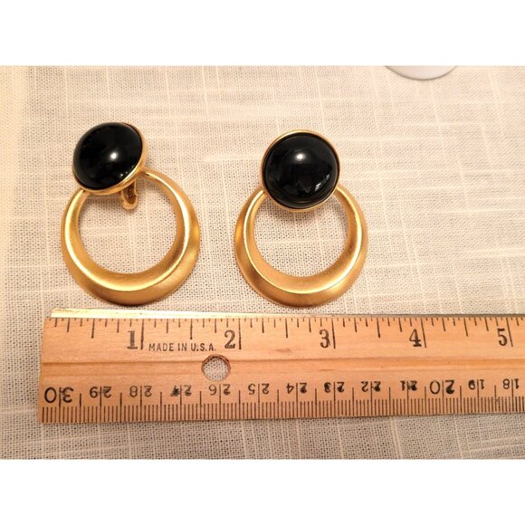 Vintage Trifari Black & Gold Clip-On Earrings & Statement Bead Necklace Set - Picture 10 of 12